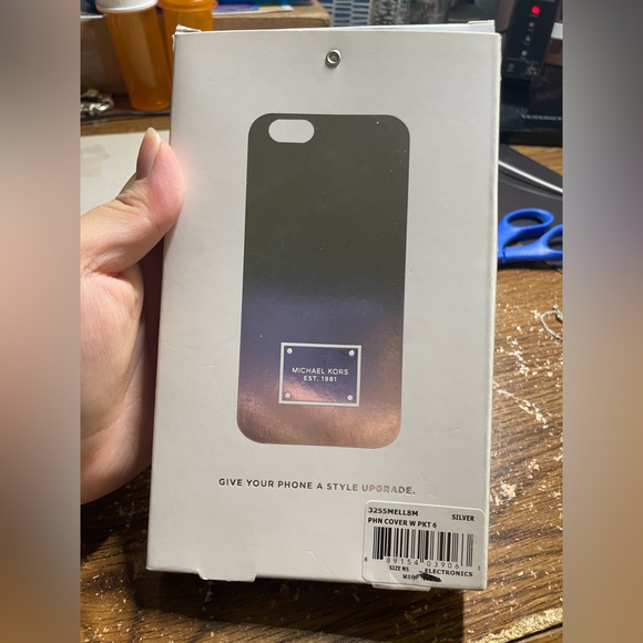 Michael Kors IPhone 6 Case - Picture 3 of 5